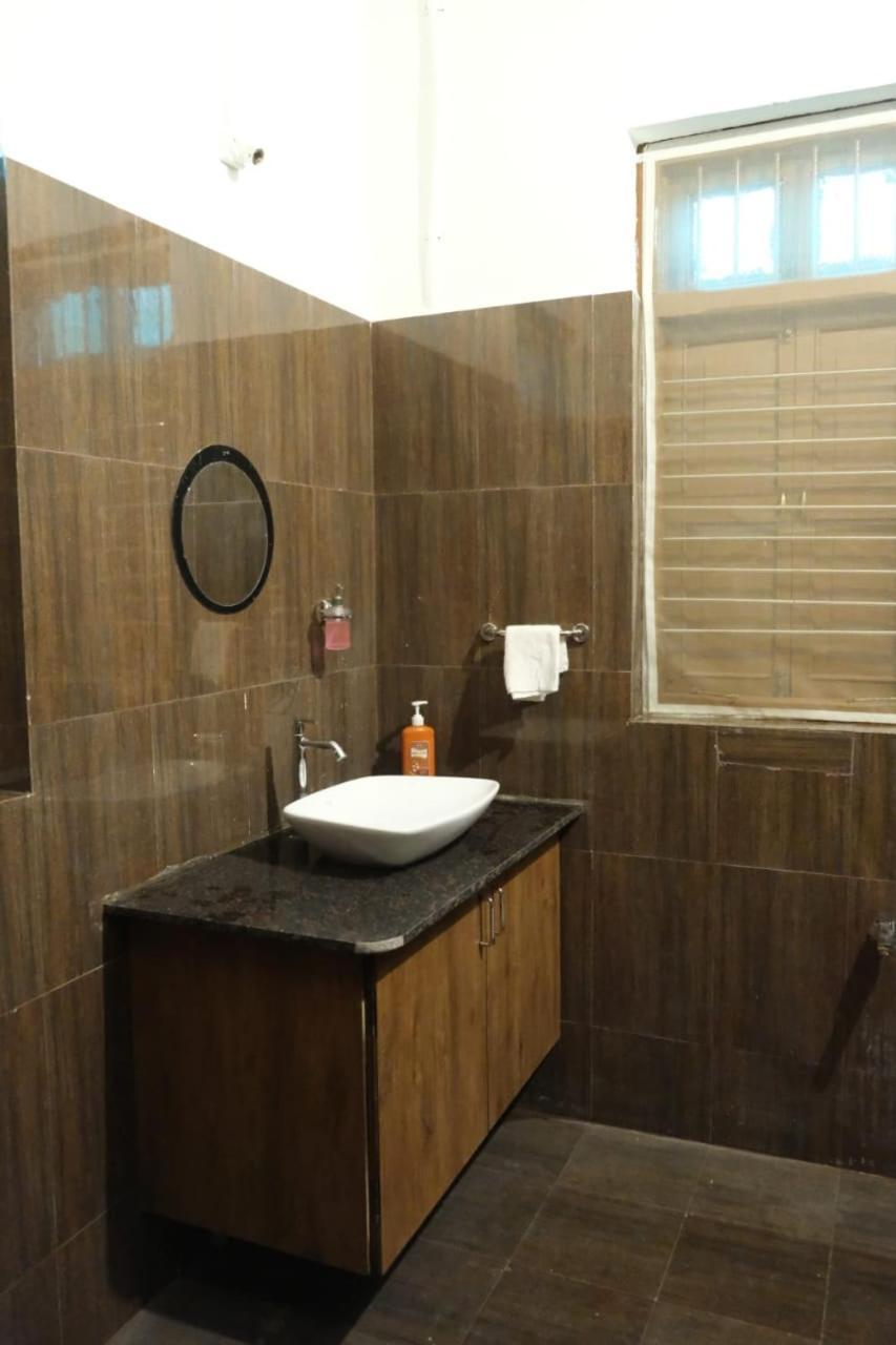 Hotel Ashirwad Junagadh Exterior foto